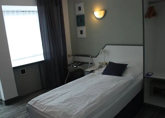 Hotel Kraeme Am Roemer - Self Check In Francoforte sul Meno